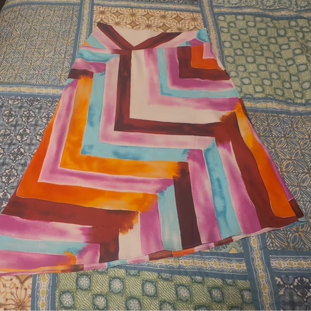 Veronica M multicolor/ geometric pattern skirt, side zip, med like new.